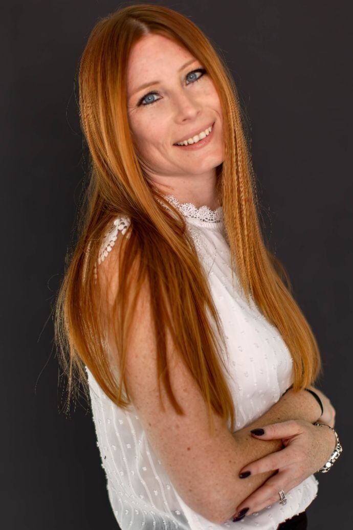 Lynn Dowe,  in Birmingham, Professionals