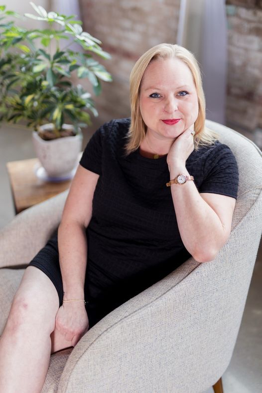 Tara Barnard, Real Estate Salesperson in Howell, Town & Country Real Estate