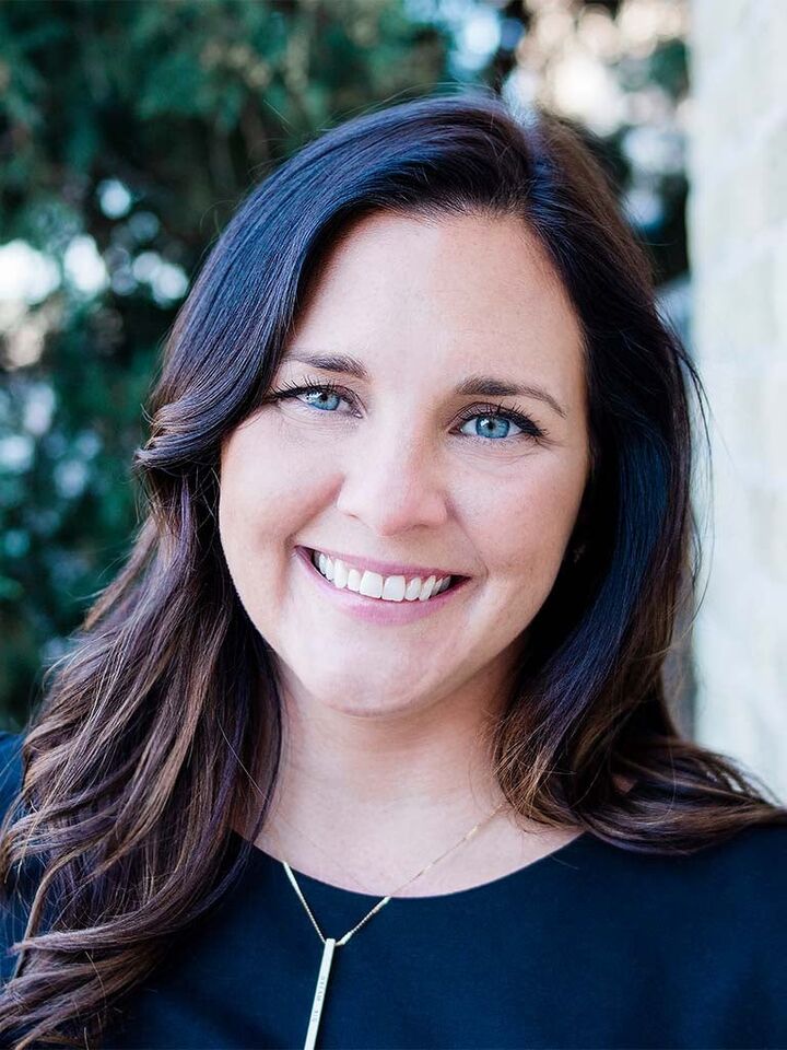 Kelly Falk, Real Estate Salesperson in Janesville, Affiliated