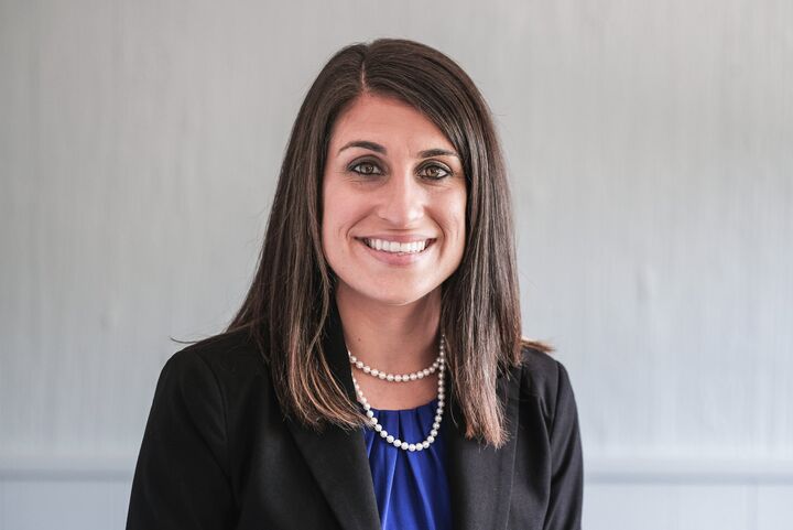 Sonia Thomas,  in Troy, Professionals