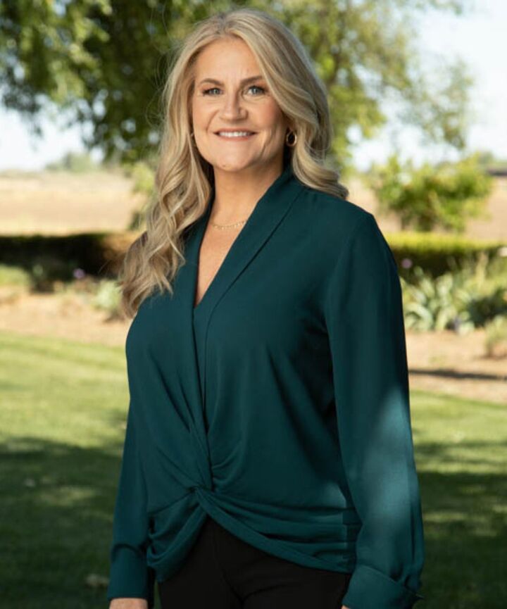 Kelly Sisneroz, REALTOR® in Discovery Bay, Icon Properties