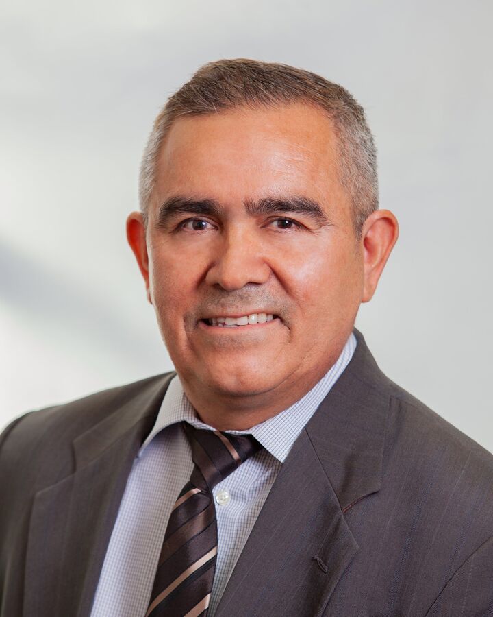 Hely Benitez, Real Estate Salesperson in Mission Hills, Masters