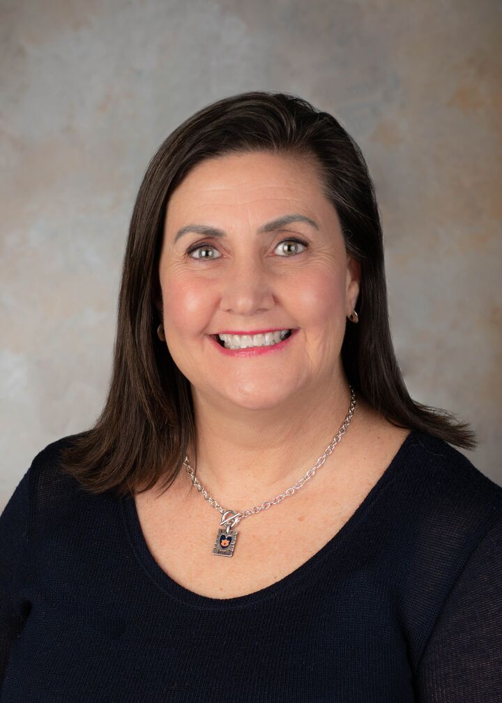 Lisa Paustian, Real Estate Salesperson in Auburn, Kennon & Parker