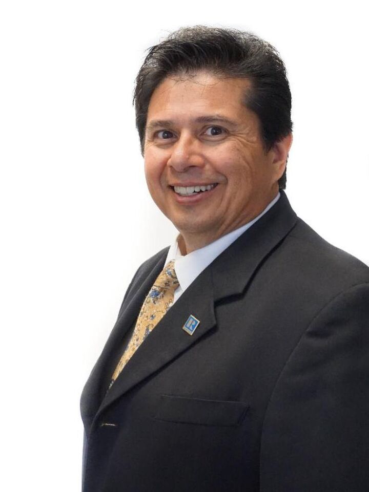 Gilbert Pacheco, Real Estate Salesperson in Claremont, Town & Country