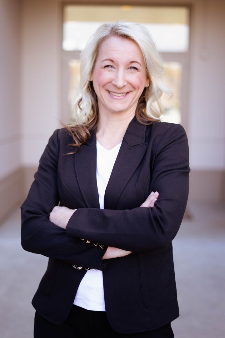 Jessica Hoefer, Real Estate Broker in Kennewick, Tomlinson