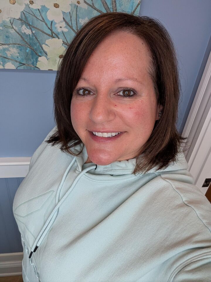 JULIE PELLETIER, Associate Real Estate Broker in Bangor, Queen City Real Estate