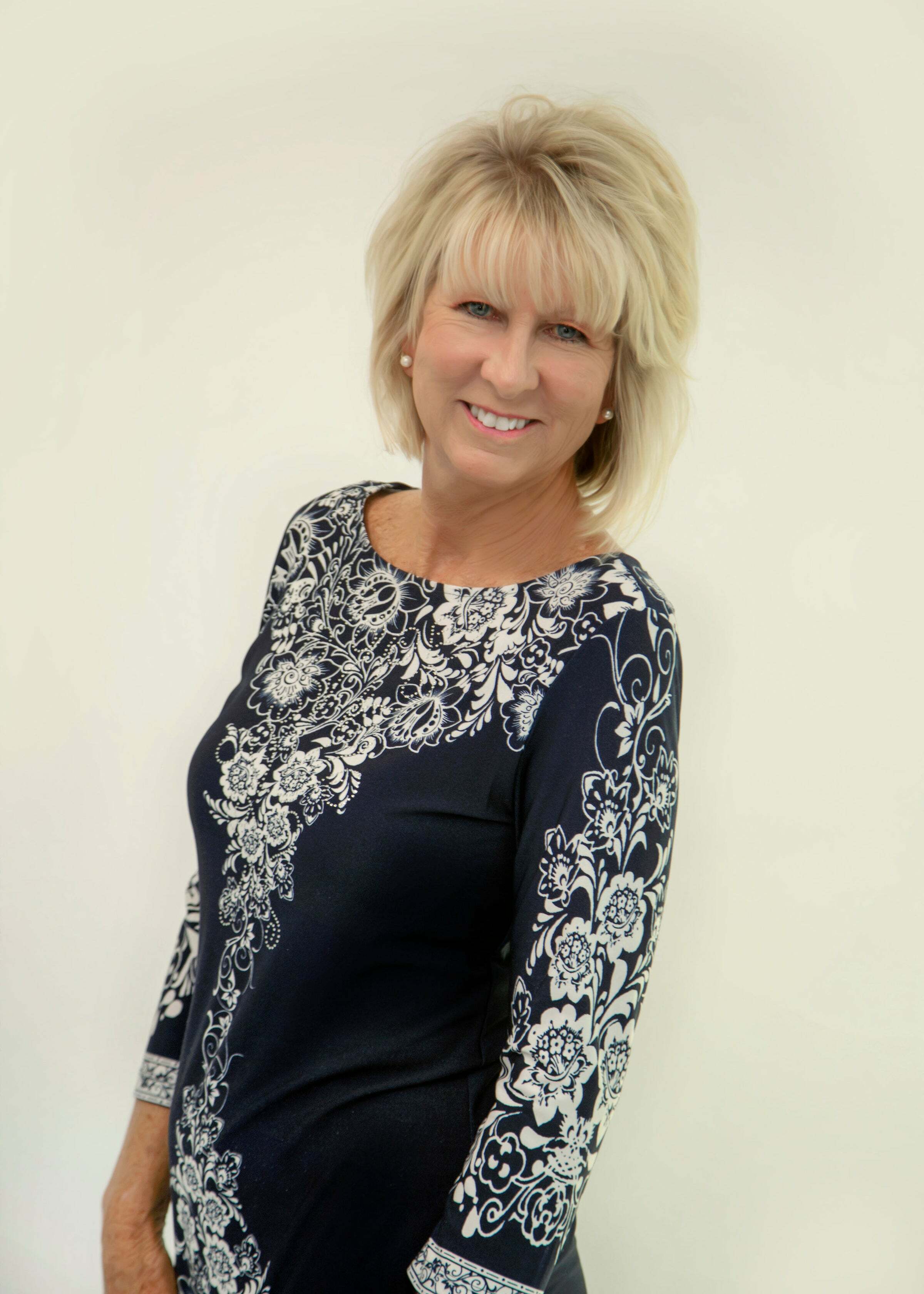 Lori Cubbedge, Real Estate Salesperson in Titusville, MUTTER REALTY ERA POWERED