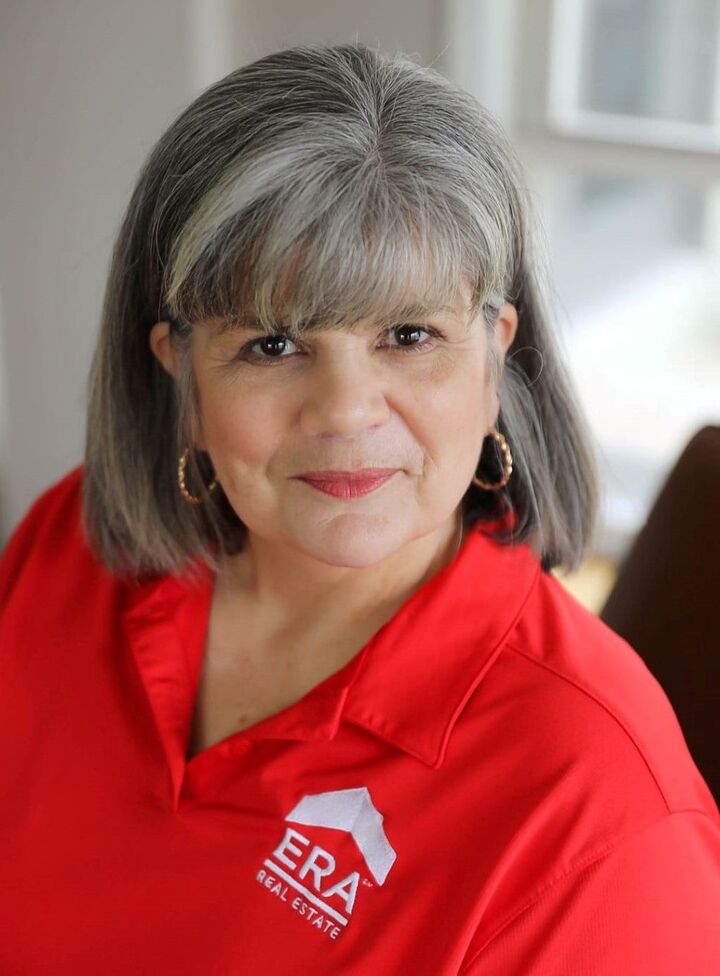 Christina Ross, Real Estate Salesperson in Hillsboro, ERA Real Solutions Realty