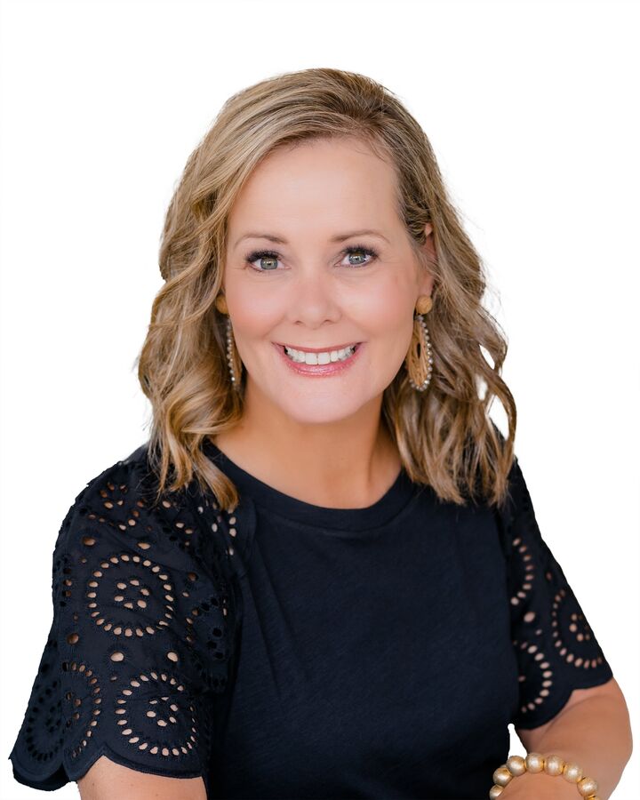Lora Pfohl, Real Estate Salesperson in Greenville, Caine