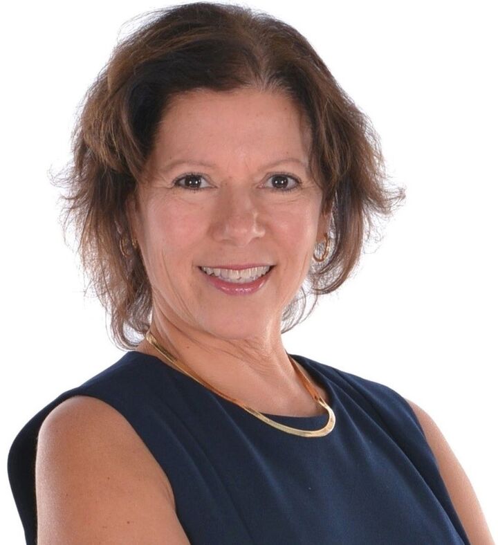 Aixa Moore, Real Estate Broker in Apollo Beach, Beggins Enterprises