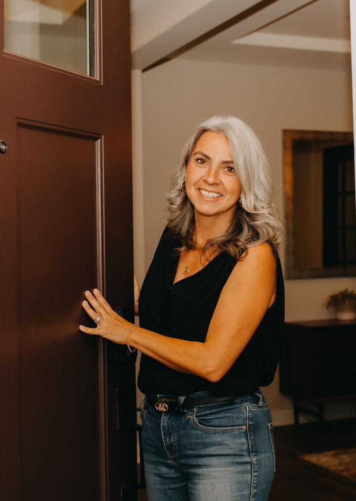 Mandy Dredd,  in Riverside, Tower Agency