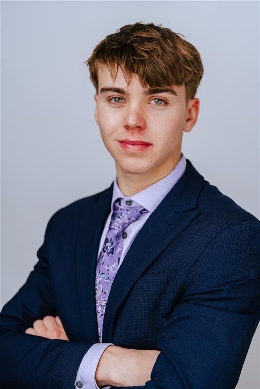 Kyle Huber,  in DeKalb, Circle