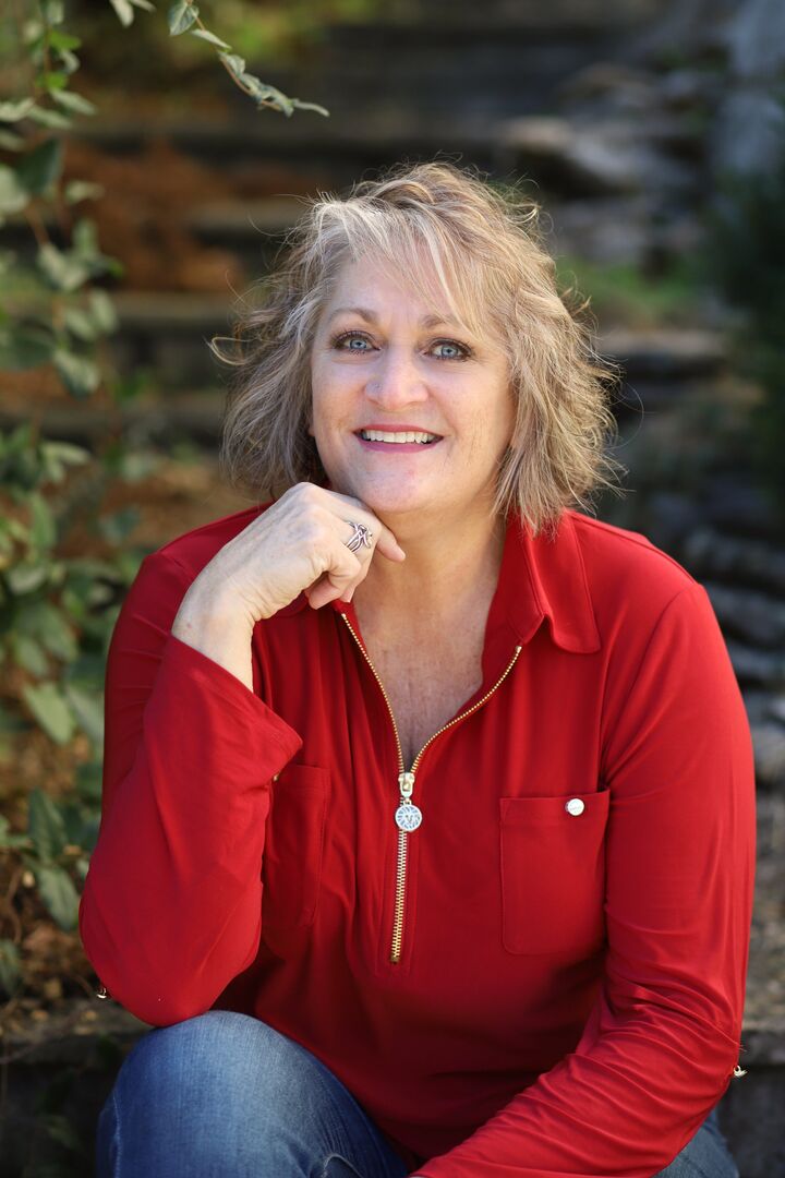 Lisa Ray, Real Estate Salesperson in Rogers, Harris McHaney & Faucette