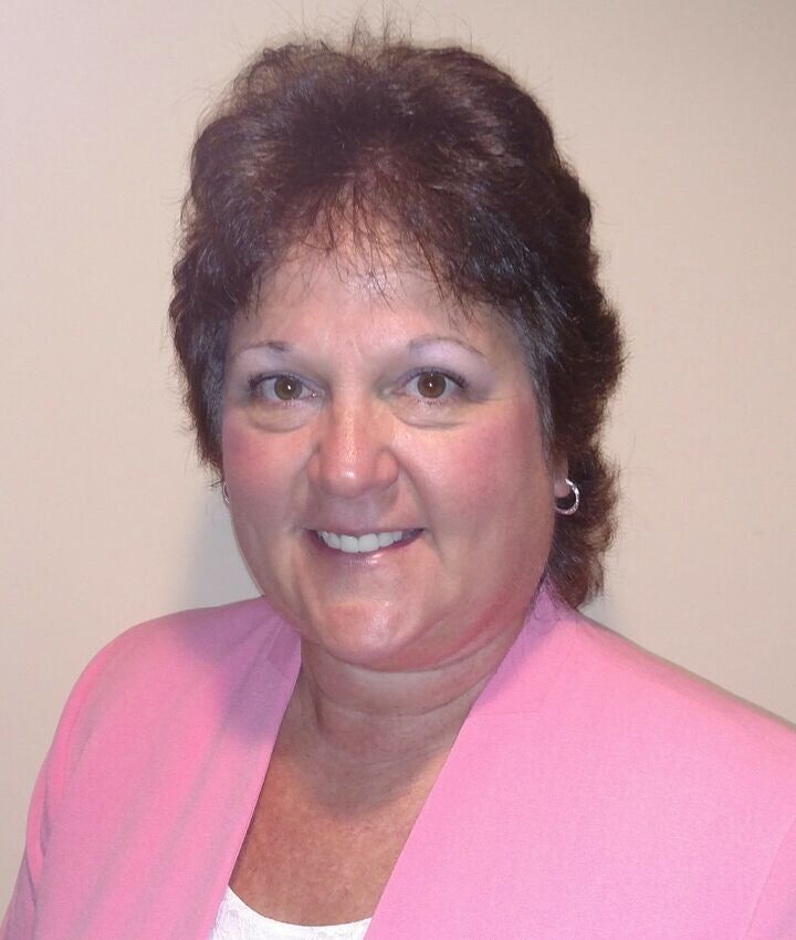 Janet Iverson, Real Estate Salesperson in Brecksville, Schmidt Family of Companies