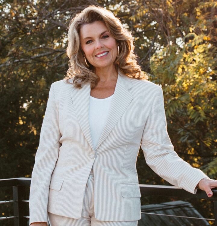 Lesley Lopez, Real Estate Salesperson in Charles Town, ERA Liberty Realty