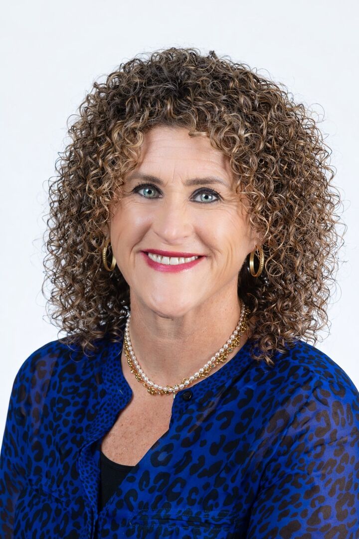 Lindsey L Lind, Real Estate Salesperson in Diamondhead, Alfonso Realty, Inc.