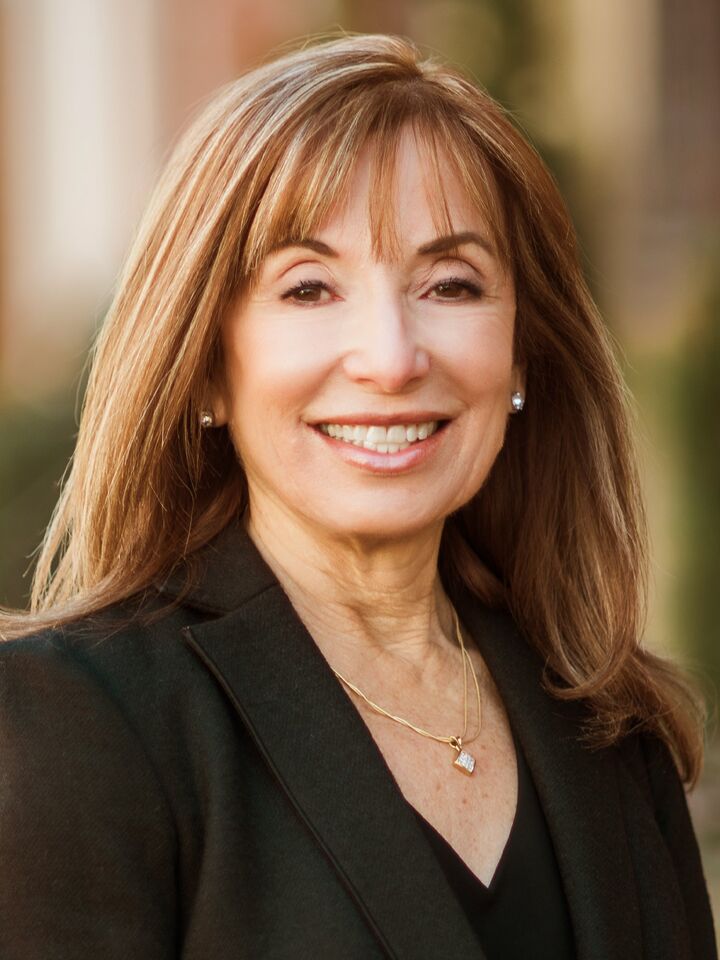 Rochelle Gray, REALTOR® in Alexandria, McEnearney