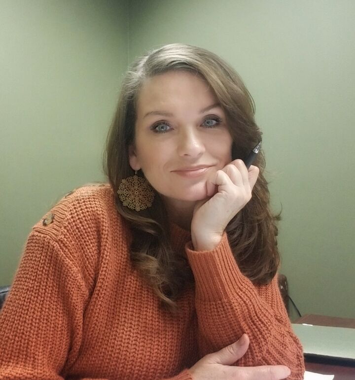 Christie Dennis, Real Estate Broker in Dunlap, Professional Group