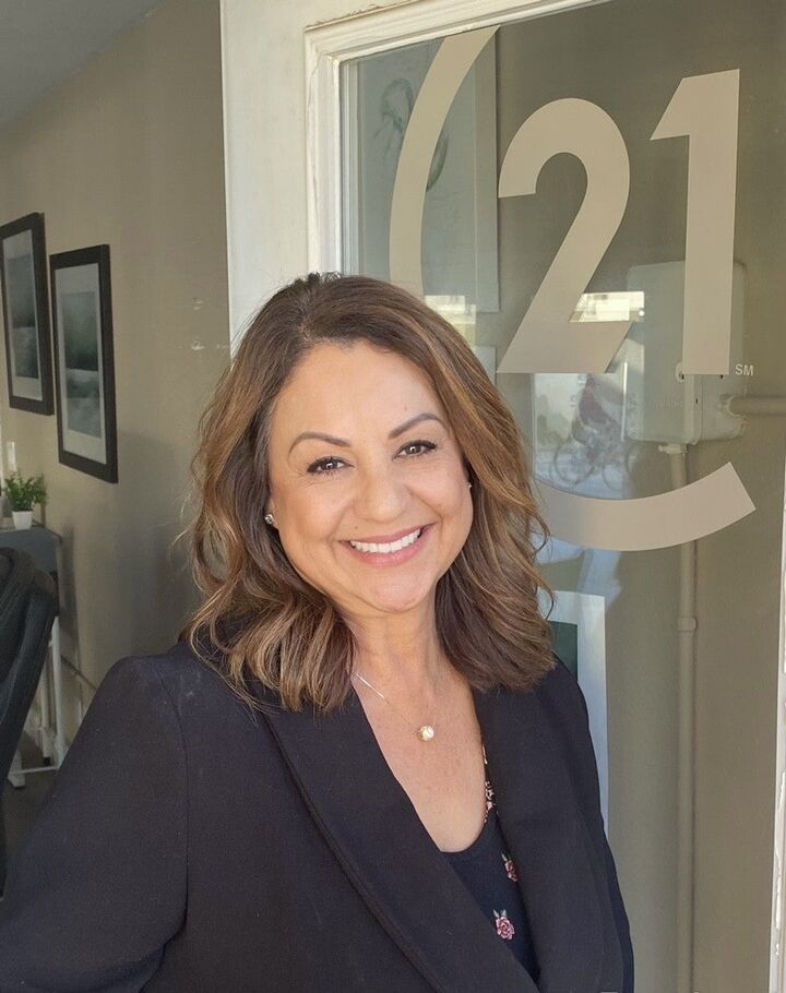 Linda Herrera, Real Estate Salesperson in Ventura, Masters