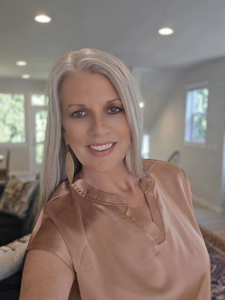 Dawn Kenworthy, Real Estate Broker in Issaquah, Windermere