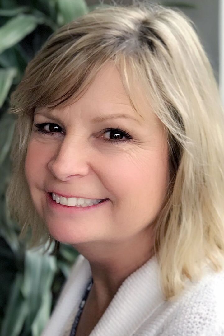 Tammy Ehrenfelt, Real Estate Broker in Lincoln City, Professional Group