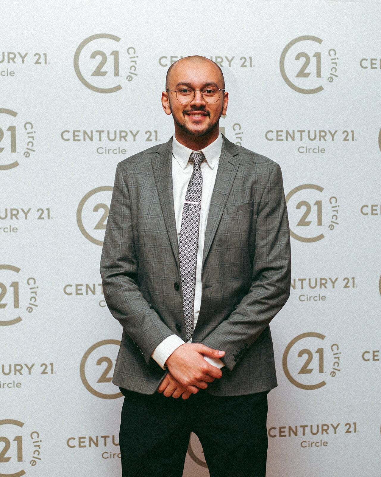Ayman Khattab,  in Oak Lawn, Circle