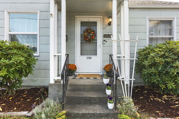 Property Photo:  152 S 65th St  WA 98408 