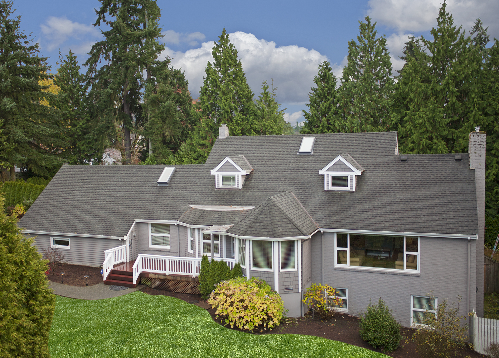 Property Photo: 13649 Main St WA 98005