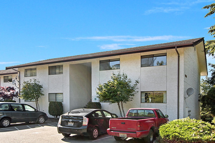 Property Photo: 130 E North Camano Dr 16 WA 98282