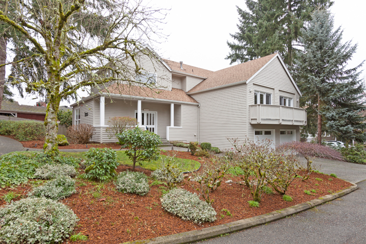 Property Photo:  3000 W Lake Sammamish Pkwy NE  WA 98052 