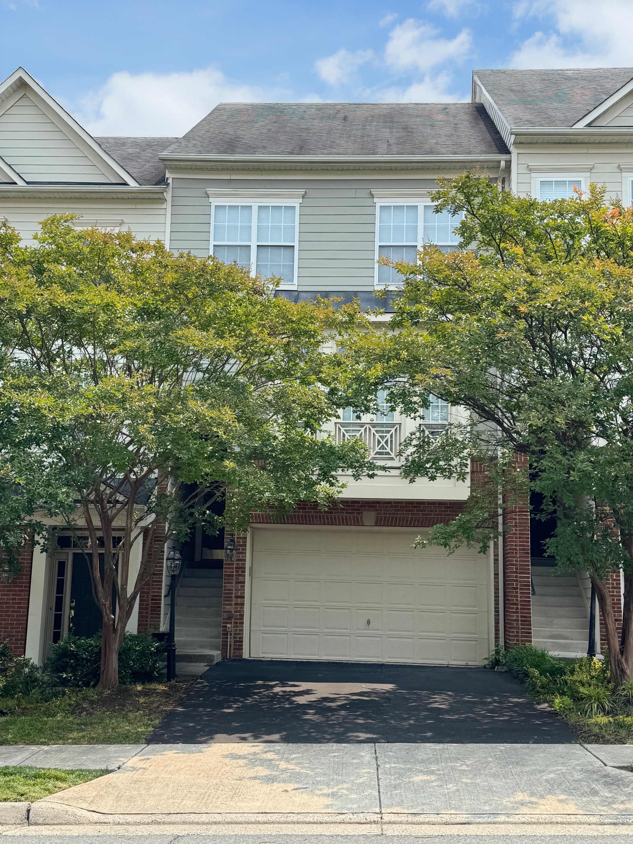 Property Photo: 19086 Pileated Terrace VA 20176