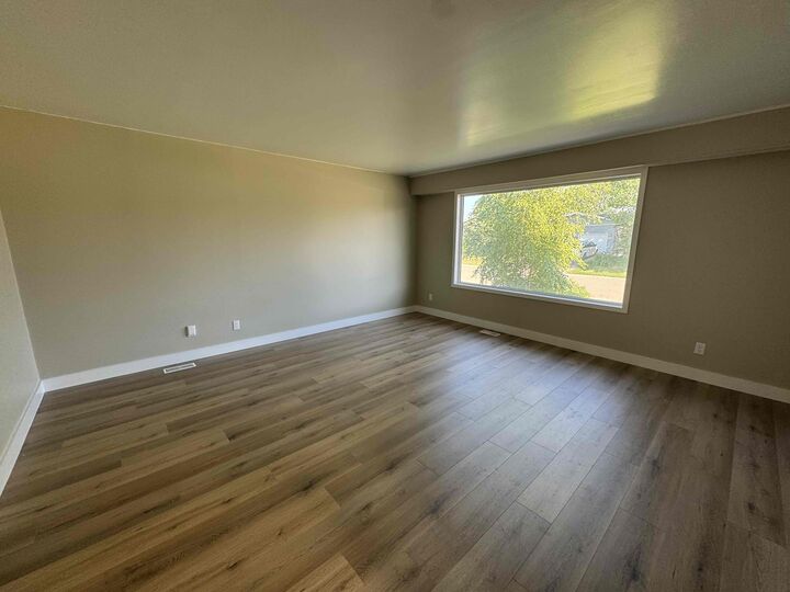 Property Photo:  31 Wright Crescent  NT X0E 0R2 
