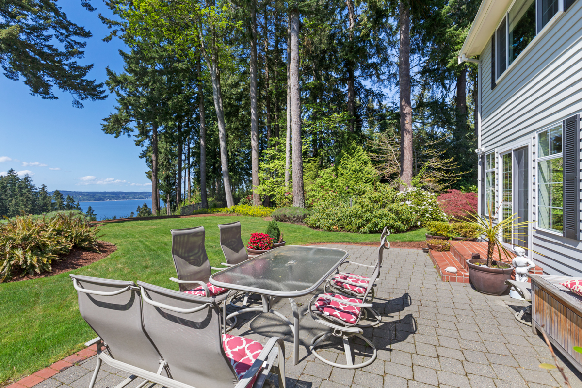 Property Photo:  4930 Island View Lane  WA 98275 