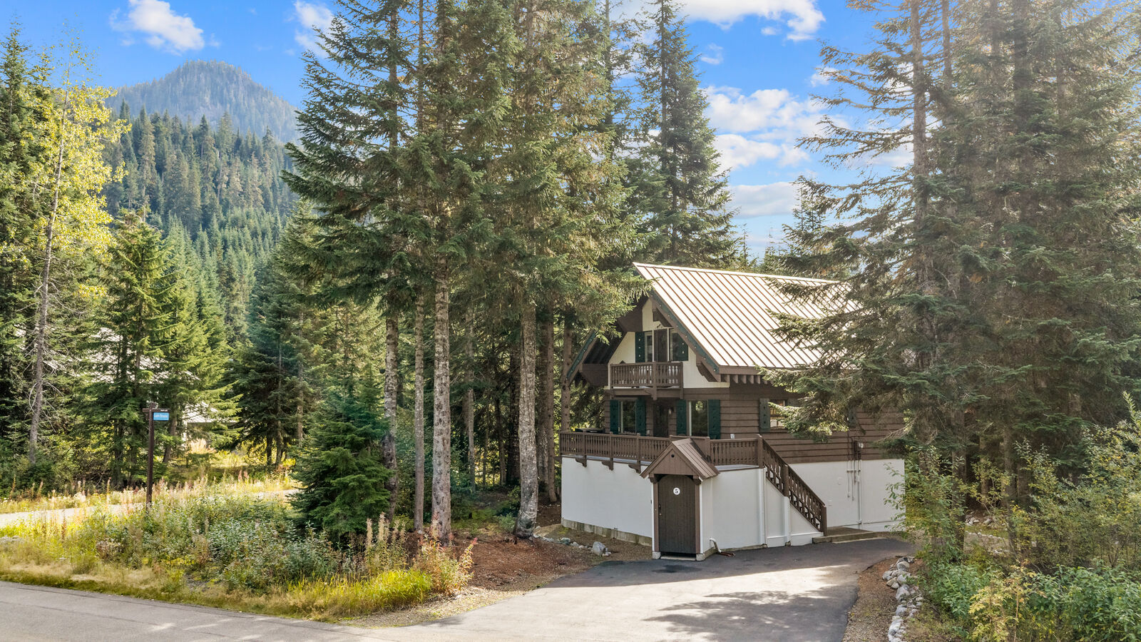 Property Photo: 5 Lech Strasse WA 98068