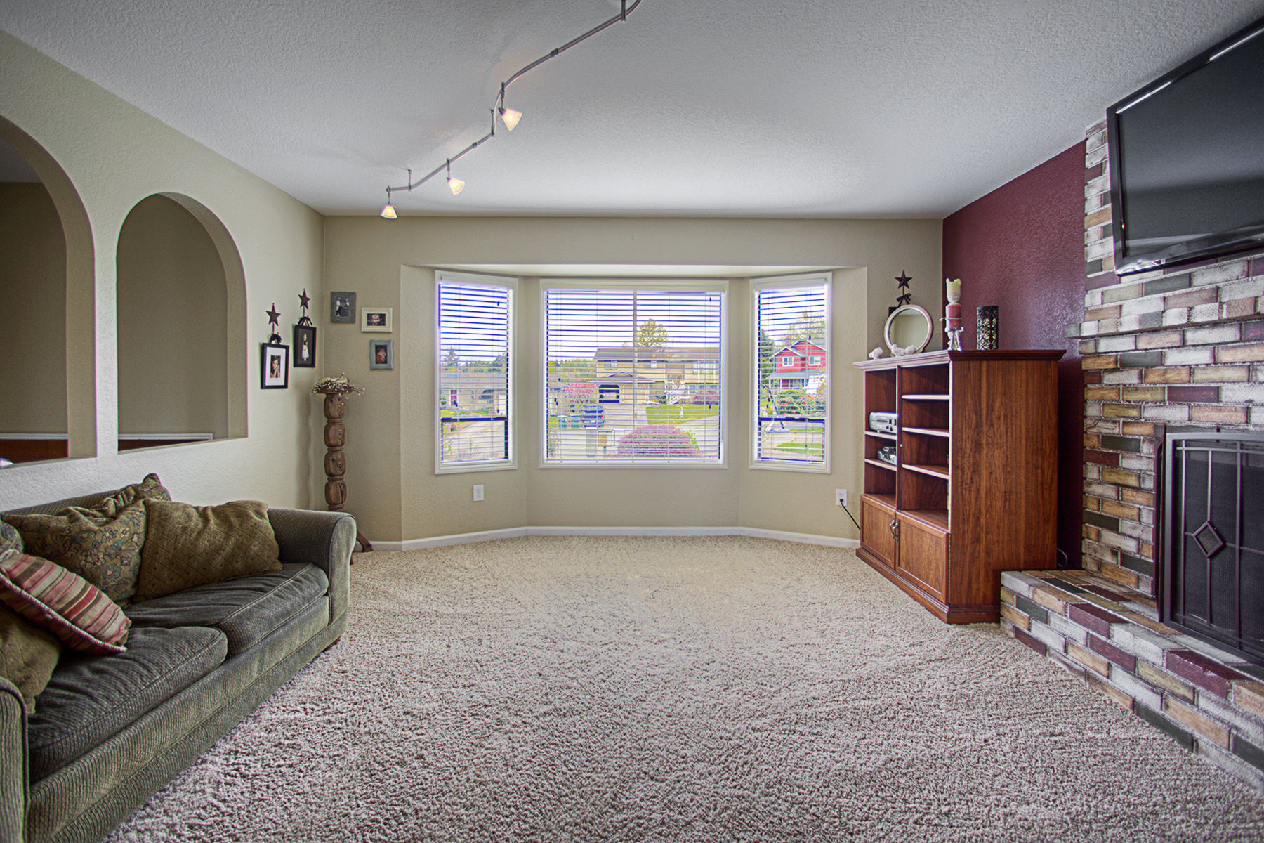 Property Photo: Great room 415 20th St  WA 98290 