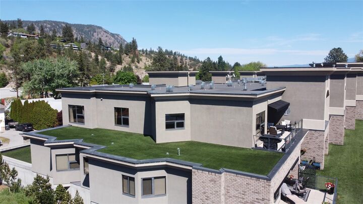 Photo de la propriété:  4200 Beach Avenue 305  BC V0H 1X6 