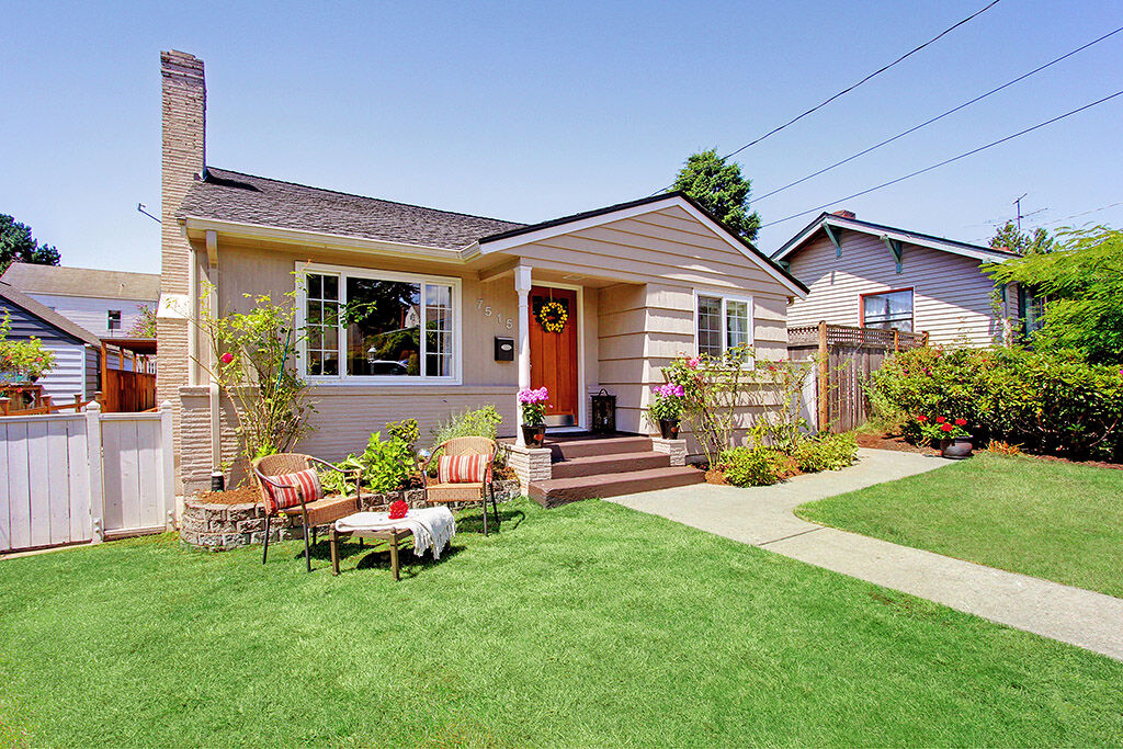 Property Photo: 7515 17th Avenue NW WA 98117