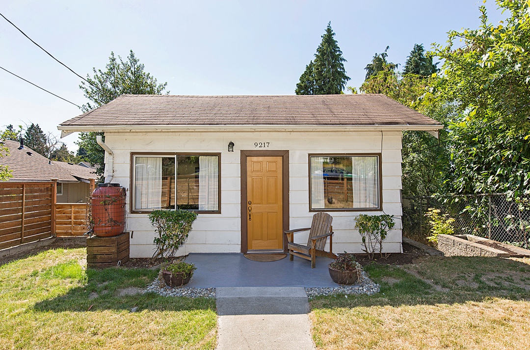 Property Photo: 9217 3rd Ave NW WA 98117