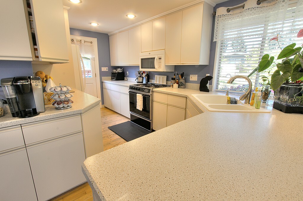 Property Photo: Kitchen 1631 N 200th St  WA 98133 