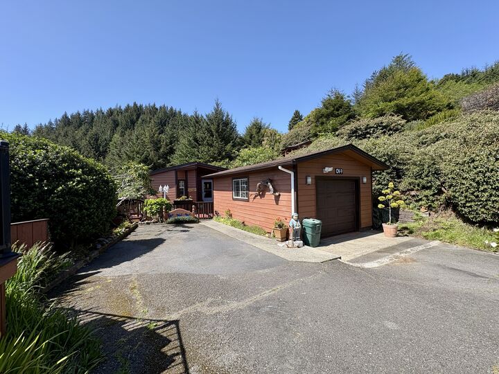 Property Photo: 19921 Whaleshead Rd Ov9 OR 97415