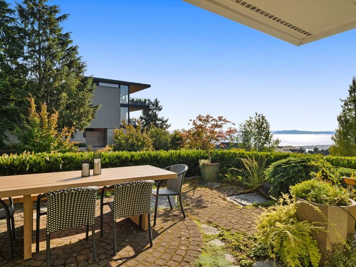 Property Photo: 816 W Blaine Street WA 98119