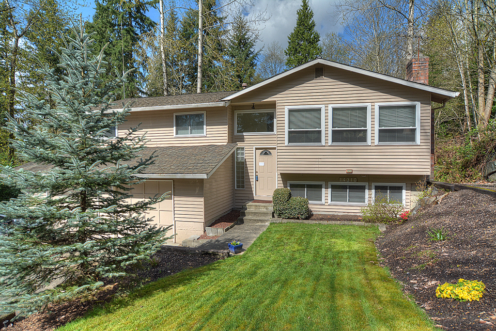 Property Photo:  14310 NE 178th St  WA 98072 