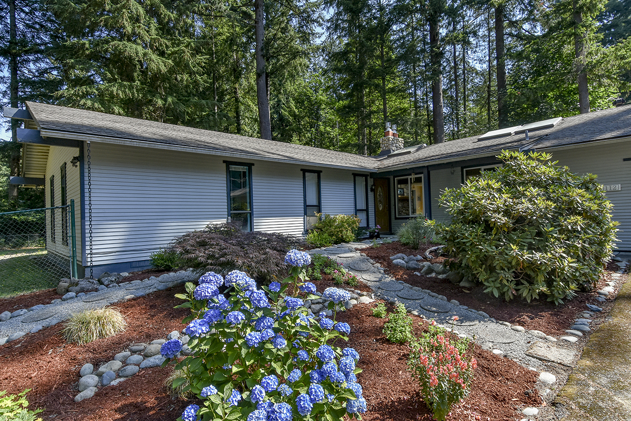 Property Photo: Exterior 3112 239th Place SE  WA 98075 