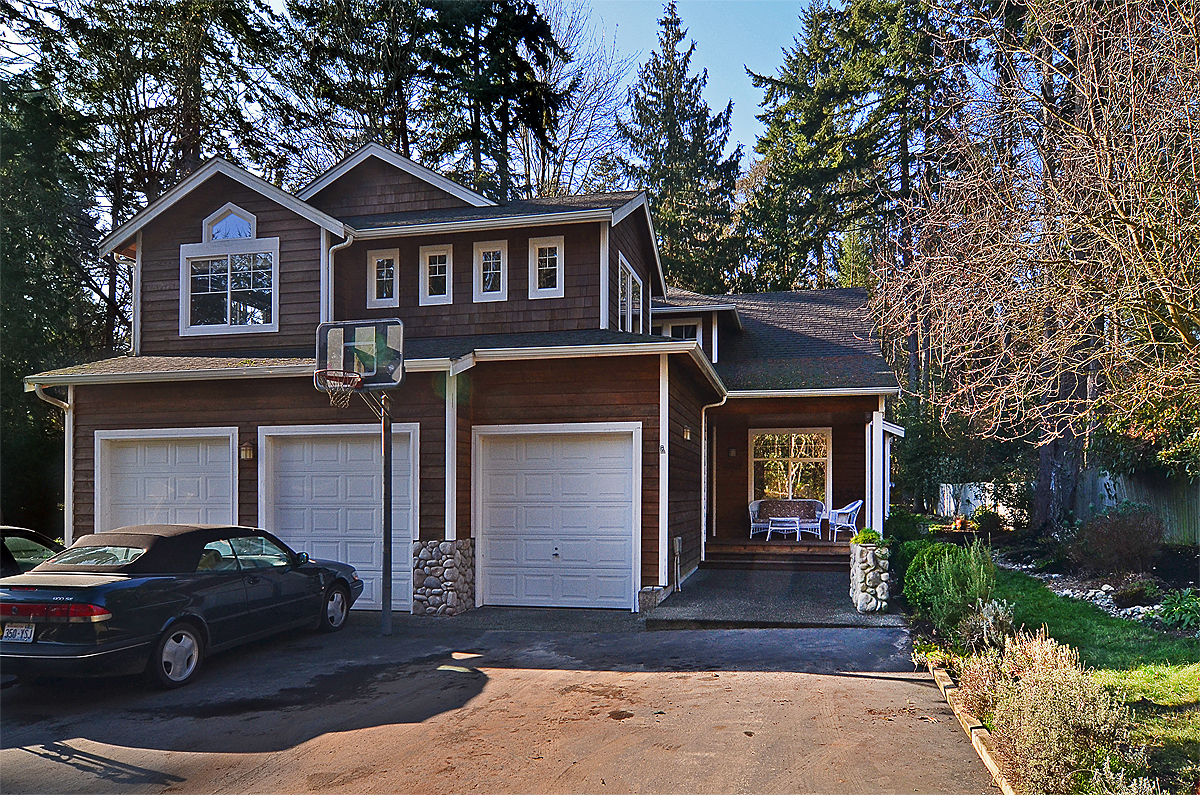 Property Photo:  10521 Falk Rd NE  WA 98110 