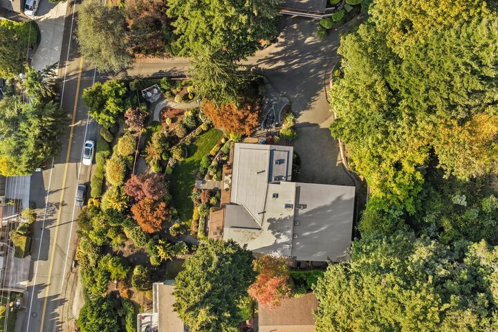 Property Photo:  13210  Holmes Point Drive NE  WA 98034 