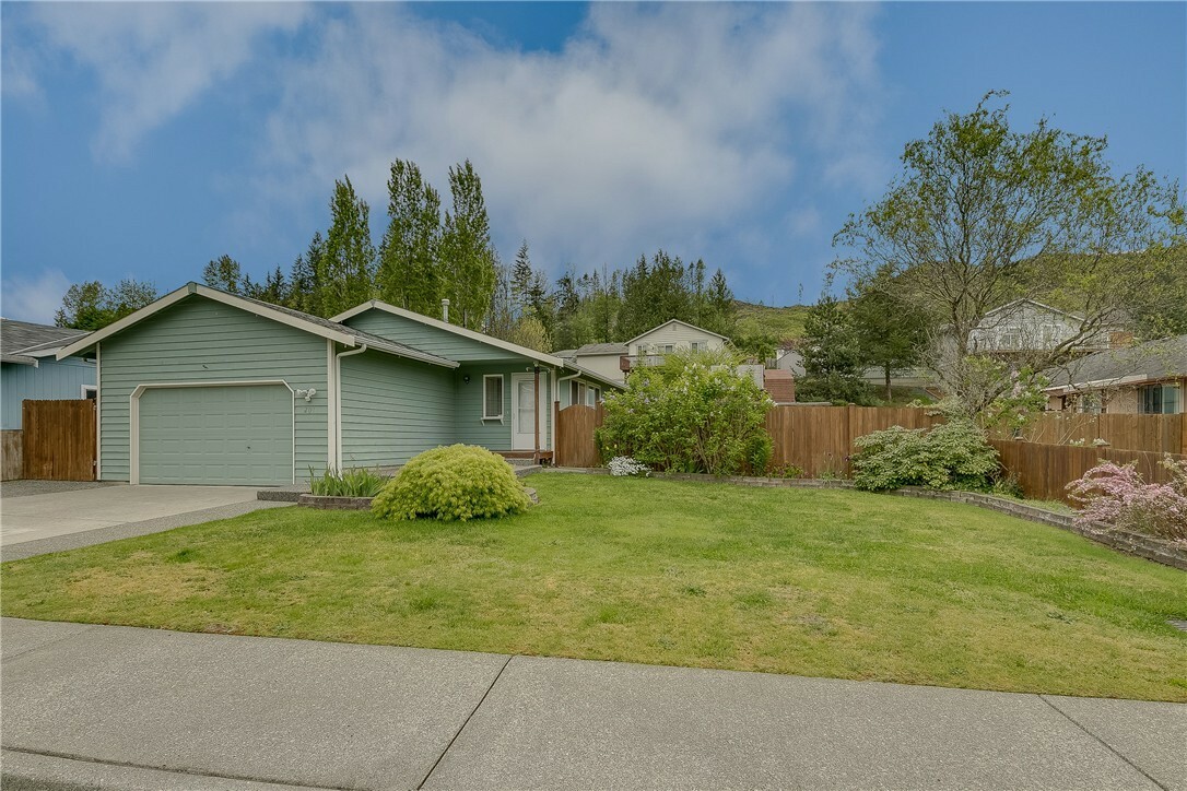 Property Photo:  201 N Bogart Ave  WA 98252 