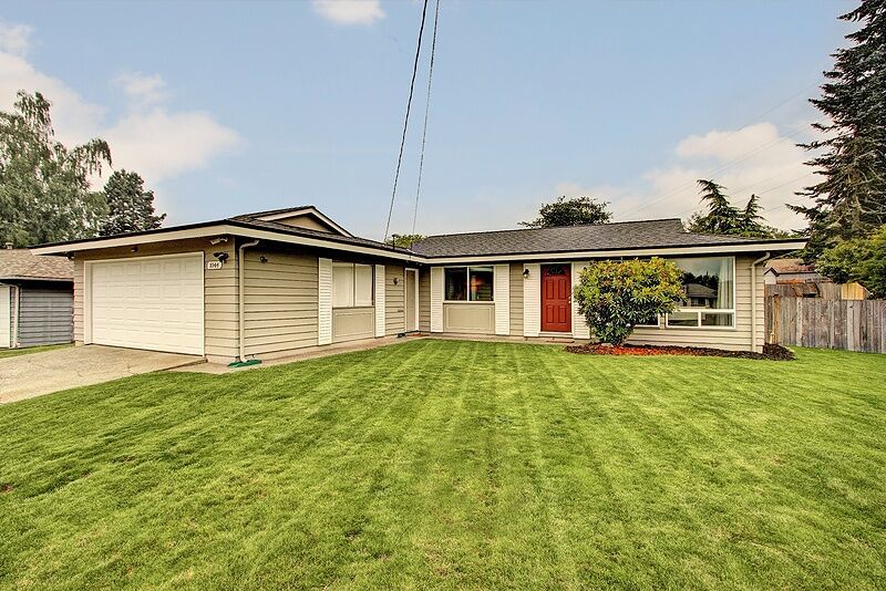 Property Photo:  1044 Redmond Ave NE  WA 98056 