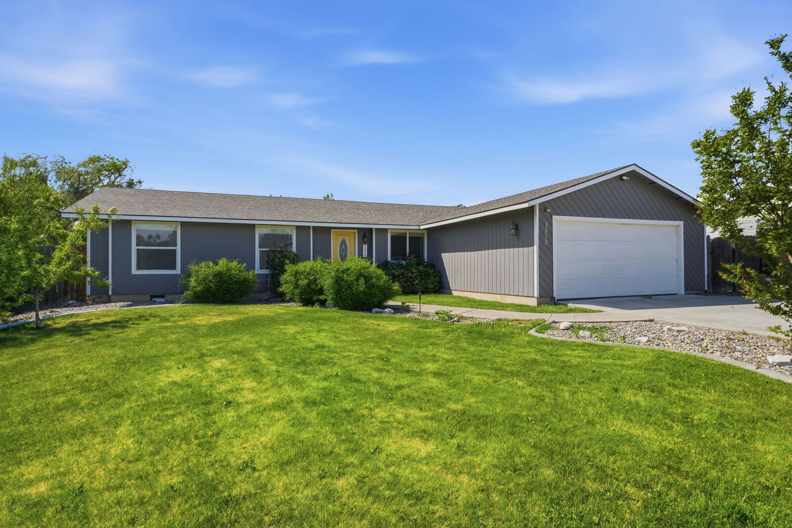 Property Photo:  3313 S Ione St  WA 99337 