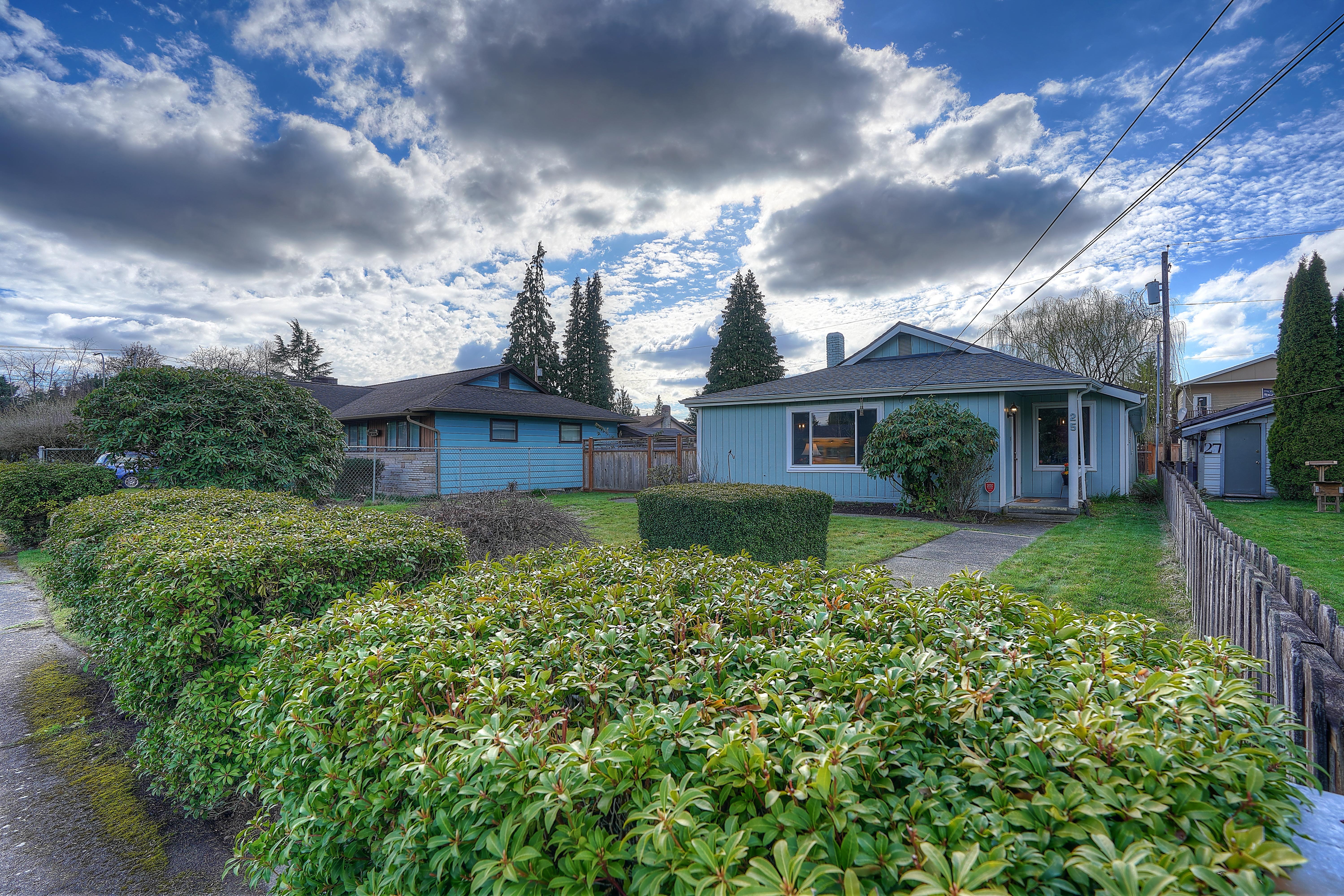 Property Photo:  25 R Street NE  WA 98002 