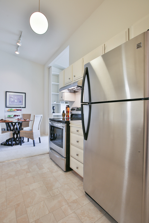 Property Photo: Kitchen 75 E Lynn St 402  WA 98102 